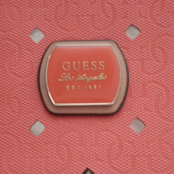 Pre-Owend Guess Crossbody Purse - Picture 2 of 8